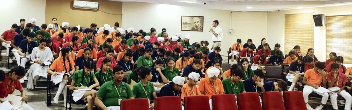 Workshop organized for students of class 7th to 10th at Gyan Jyoti Global School